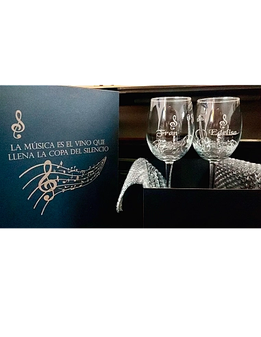 PACK  DE DOS COPAS DE  VINO GRABADA CON CAJA