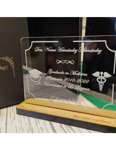 Placa conmemorativa con base en madera MDF 26cm