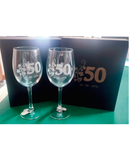 PACK  DE DOS COPAS DE  VINO GRABADA CON CAJA
