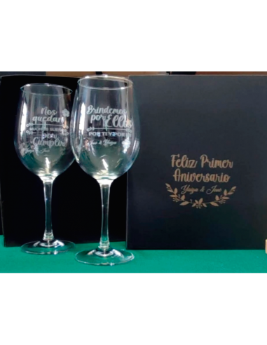 PACK  DE DOS COPAS DE  VINO GRABADA CON CAJA