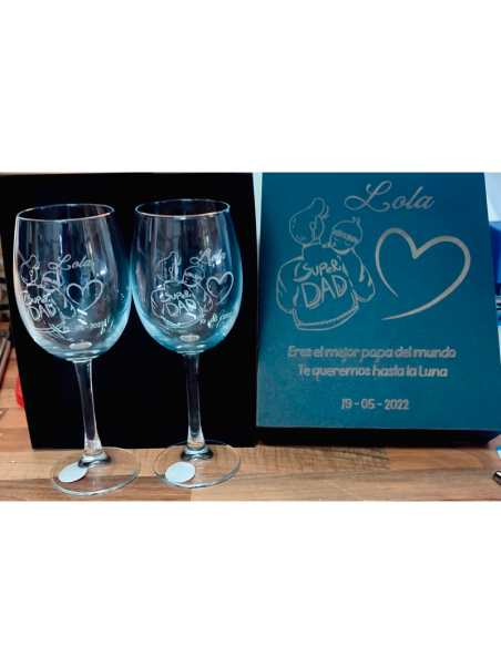 PACK  DE DOS COPAS DE  VINO GRABADA CON CAJA