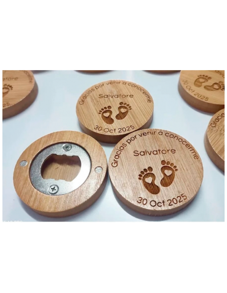Abridor imantado de bambú. Personalizado