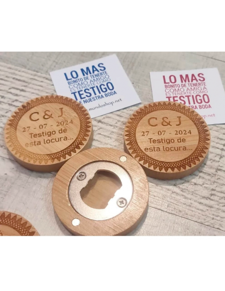 Abridor imantado de bambú. Personalizado