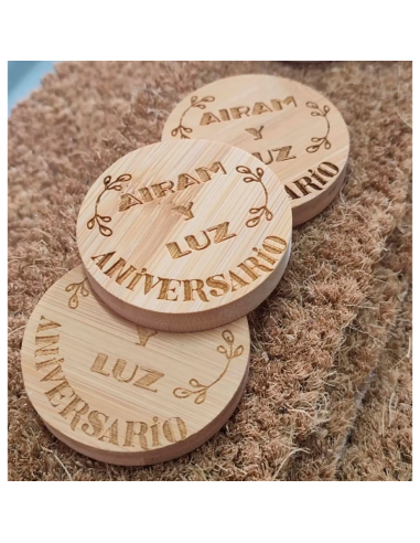 Abridor imantado de bambú. Personalizado